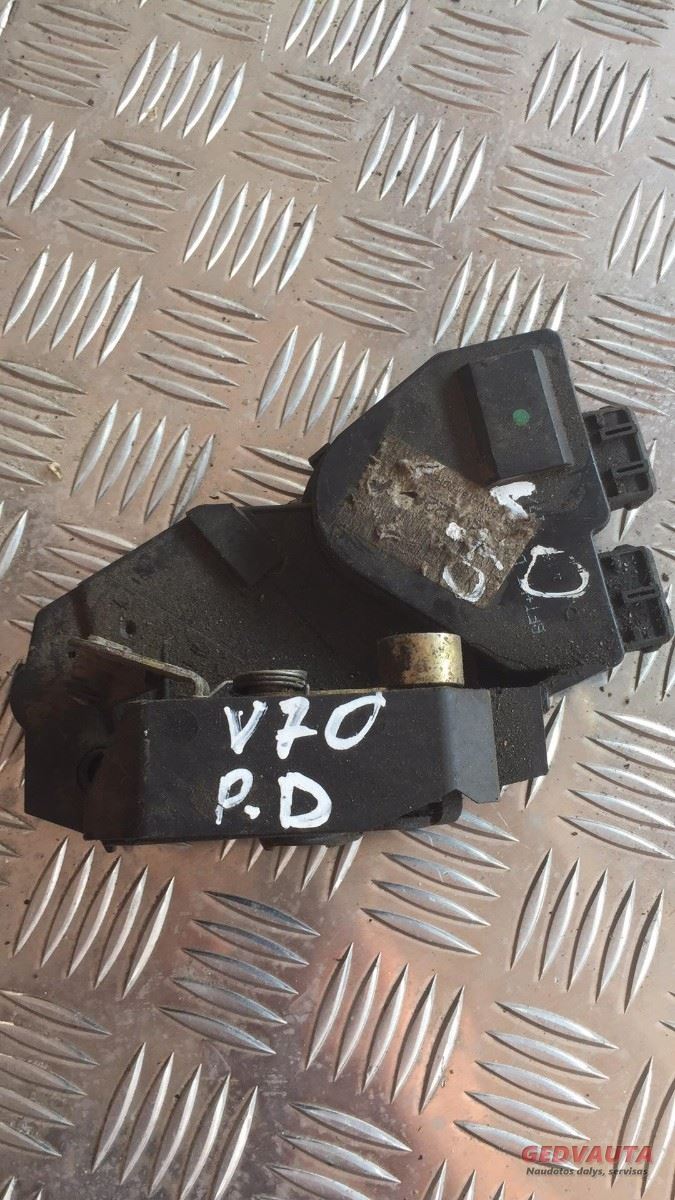 VOLVO XC70 1 generation (1998-2007) Rear Right Door Lock 17985941