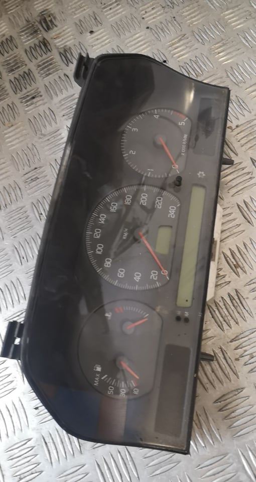 VOLVO XC70 1 generation (1998-2007) Speedometer 09451530 17844227