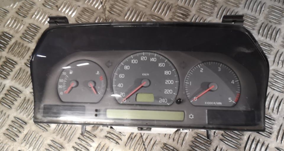 VOLVO XC70 1 generation (1998-2007) Hastighetsmätare 9168144 17844270