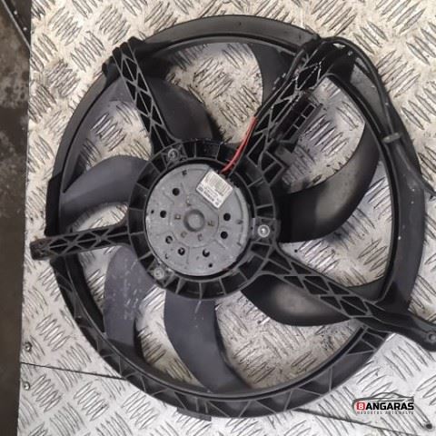 Radiator cooling fan