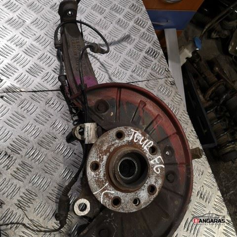 Front wheel bearing hub