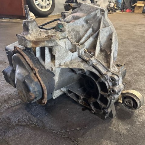 Mechaninė 5 pavarų dėžė