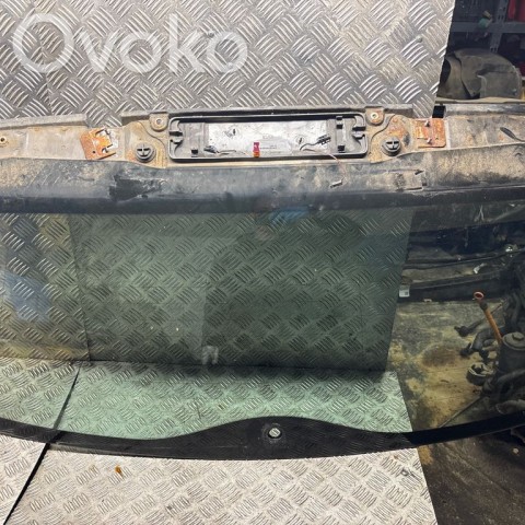 Заднее стекло