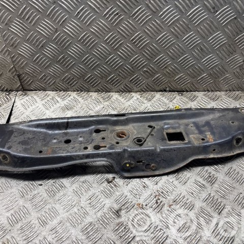 Верхняя часть панели радиаторов (телевизора)