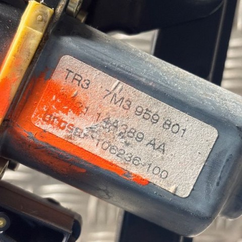 Priekinio el. lango pakėlimo mechanizmo komplektas