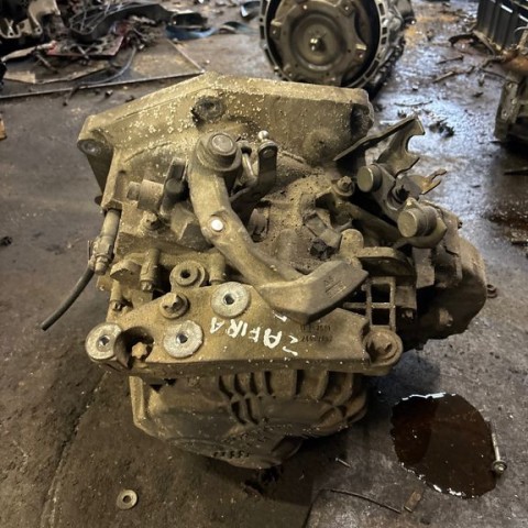 Mechaninė 5 pavarų dėžė