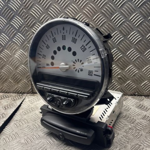 Radio/CD/DVD/GPS head unit