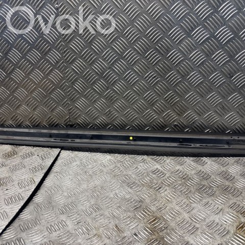 Priekinio slenksčio apdaila (vidinė)