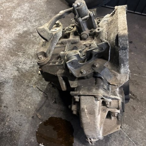 Mechaninė 5 pavarų dėžė