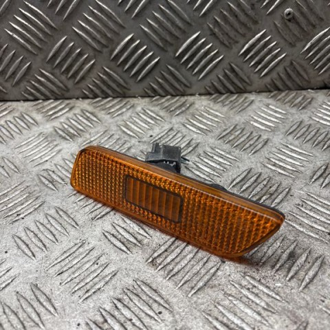 Front fender indicator light