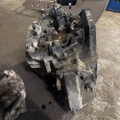 Mechaninė 6 pavarų dėžė